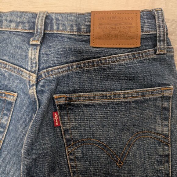Levi's High Waist Ribcage Straight Jeans - Picture 3 of 13